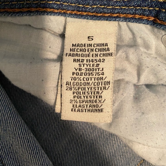 SOLD! Dollhouse distressed roll up skinny Capri - Picture 5 of 5